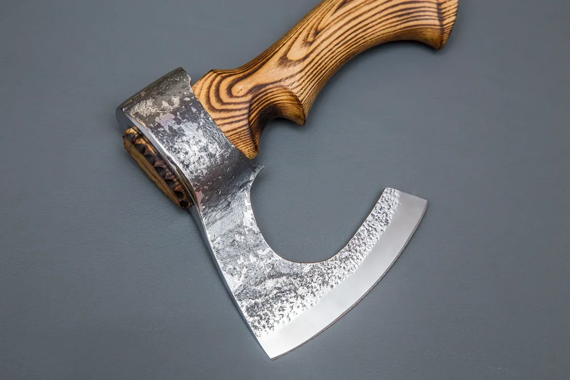 Топор Скинер - 2.1 фото превью - 3