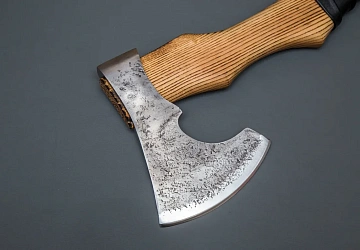 Топор Лесник №4
